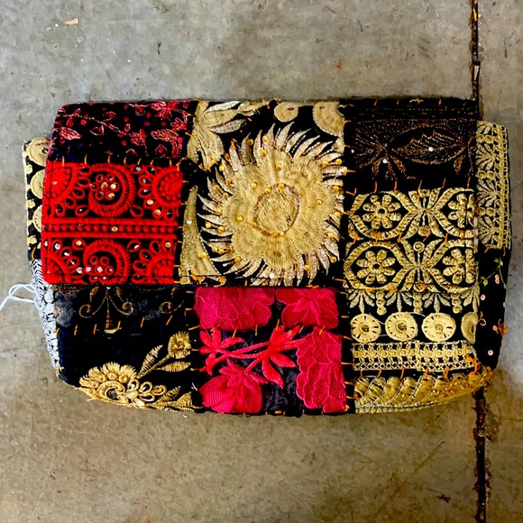 Handmade embroidery silk clutches from India! - Picture 1 of 11